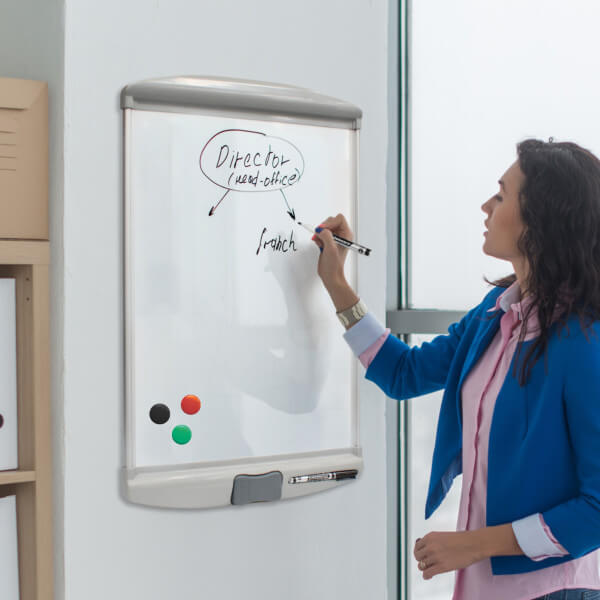 Parrot Slimline Magnetic Whiteboard 600x450mm Retail Pack BD1120A Parrot BD1120A Slimline Magnetic Whiteboard 600x450mm Retail Pack with integrated marker holder