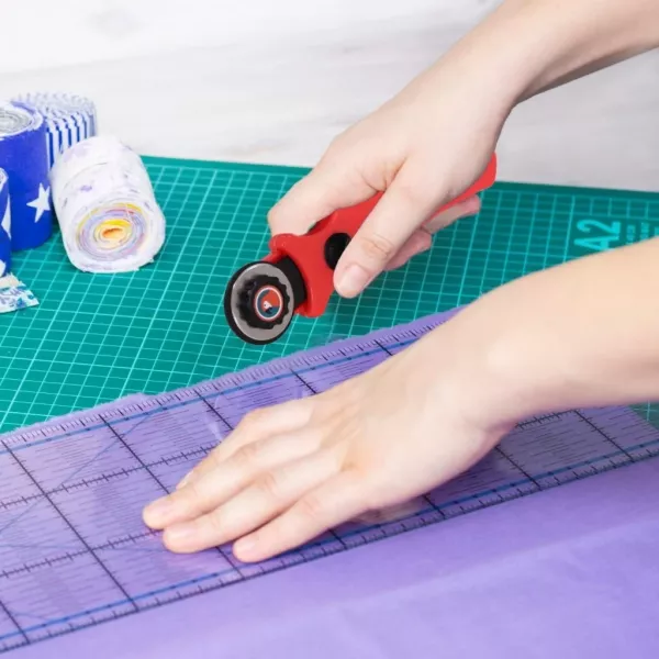 PARROT Plastic Rotary Craft Knife PARROT Plastic Rotary Craft Knife